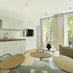 Apartment Center Of Paris By Studio Prestige