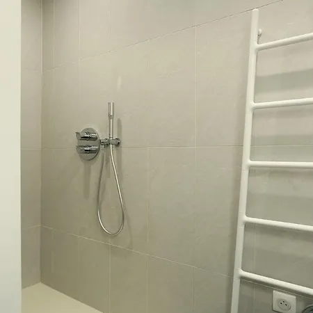 Center Of By Prestige Apartment *
